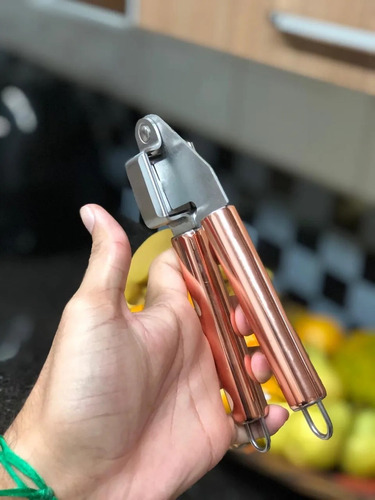 Imagem 6 de 6 de Espremedor De Alho Inox Luxo Triturador Premium Rose Gold
