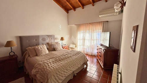 Casa 4 Dorm Con Quincho Y Pileta Climatizada