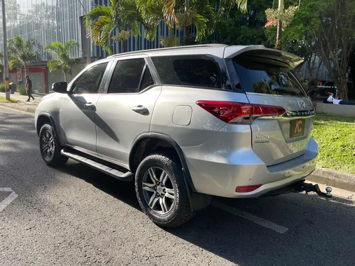 Toyota Fortuner 2.7l