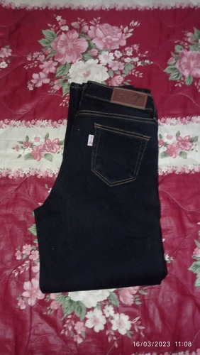 Jeans Negro Tipo Capri