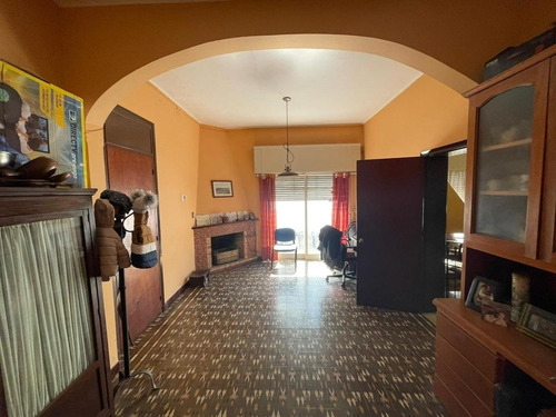 Amplia Casa Centrica En Venta T Y Tres (cod 304)