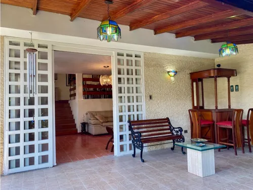 Casa En Venta Con Planta Eléctrica Macaracuay