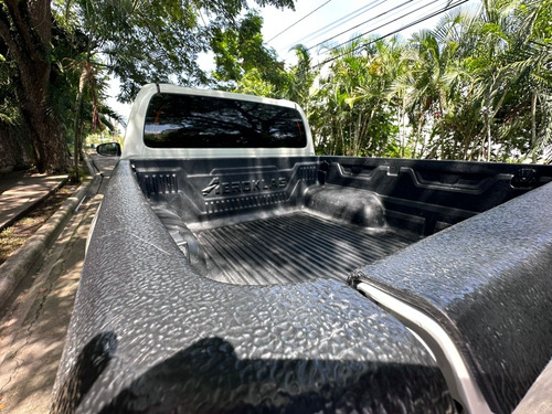 Imagen 13 de 15 de Toyota Hilux Revo 2020 Japonesa