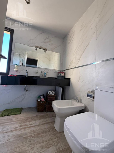 Casa 4 Ambientes Con Pileta En Alquiler - Guillermo E Hudson