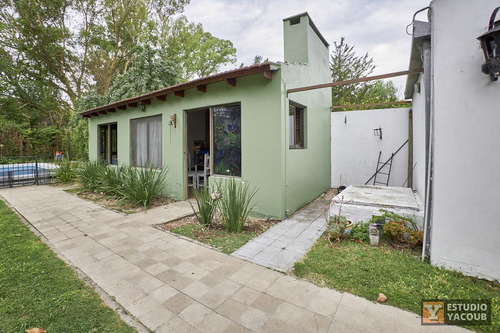 Casa Venta - 3 Dormitorios 2 Baños - Cocheras - Piscina - 180mts2 - City Bell, La Plata