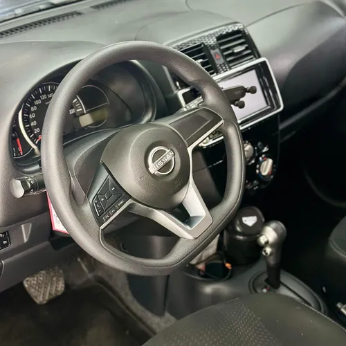 Nissan March 1.6 Advance