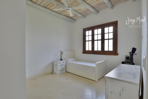 Casa Venta Barrio San Sebastián - Area 10 - 3 Dormitorios - #id 2537
