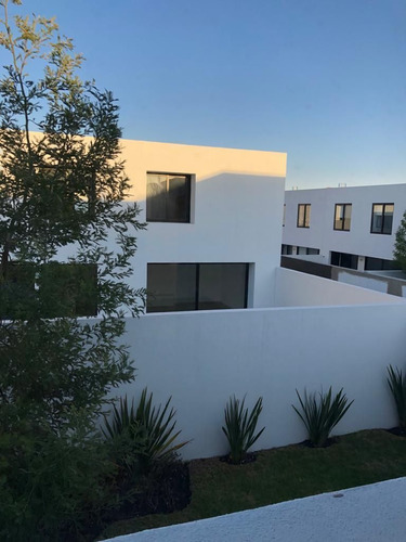 Estrena Casa En Zibatá, Jardín, Equipada, Cochera Techada, 3