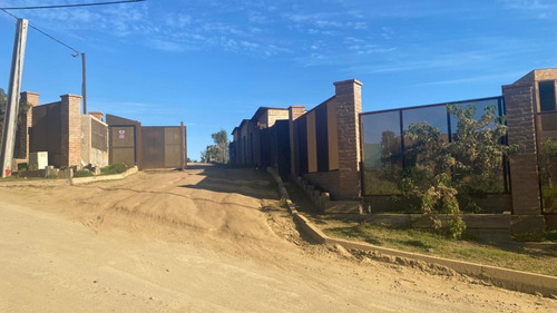 Venta De Terreno, Excelente Ubicación Sector Los Pinos!!