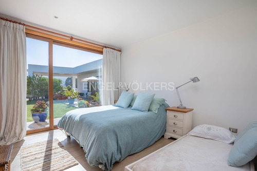 Venta Preciosa Casa Muy Bien Ubicada En Marbella