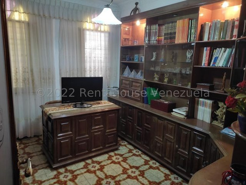 Imagen 13 de 29 de Venta De Cómoda Casa En Macaracuay / Ofc 22-19302