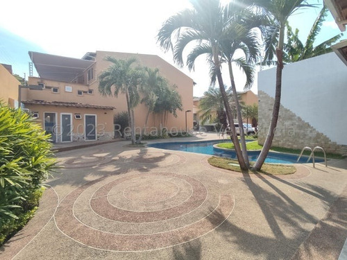 Imagen 14 de 14 de Espectacular Townhouse En La Mas Exclusiva Zona De Maracay, Urb. Cantarrana. #23-26710 Mg