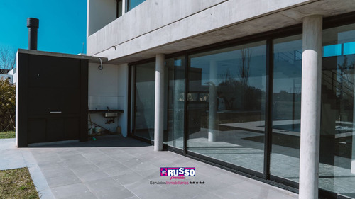 Venta Casa Barrio Cruz Del Sur San Vicente 4 Ambientes