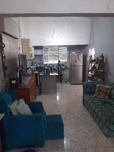 Inmueble Con 2 Departamentos A La Venta