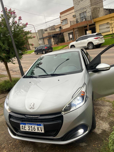 Peugeot 208 1.6 Active