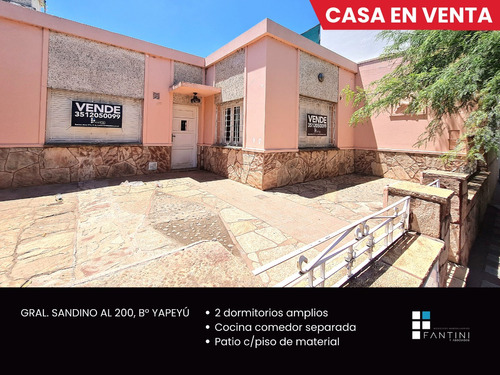 Casa // 2 Dorm // Oportunidad // Patio // Galpón // Taller // Yapeyú