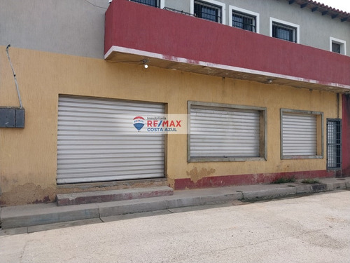 En Venta Casa Con Local Comercial De 175 Metros Cuadrados, Excelente Ubicación En El Casco Central De Tucacas.
