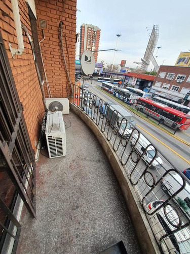 Departamento De 5 Ambientes En Venta Con Terraza Sobre Av. Maipu. Vicente Lopez