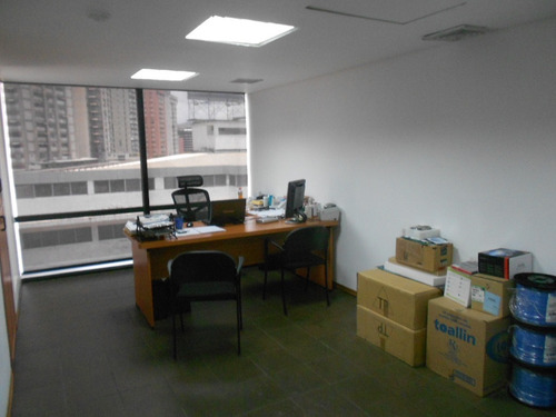 Vendo Oficina De 125 M2. Edificio Gerencial Quorum, Los Ruices.