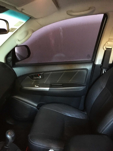 Toyota Hilux 3.0 Cd Srv Cuero 171cv 4x2 2014