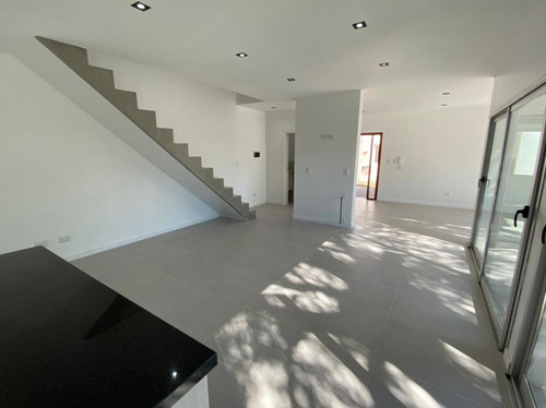 Imagen 19 de 30 de Casa En Venta - 3 Dormitorios - Micro Housing - Villa Belgrano
