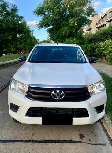 Toyota Hilux 2.8 Cd Sr 177cv 4x4 2016