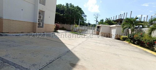 Imagen 22 de 30 de Apartamento En P/b De 3h, 2b, S/c En Venta En Cabudare, Resd. La Llovizna, Cod. 22-10621. Arnaldo López, Tlf. 04245257450, Lara, Venezuela
