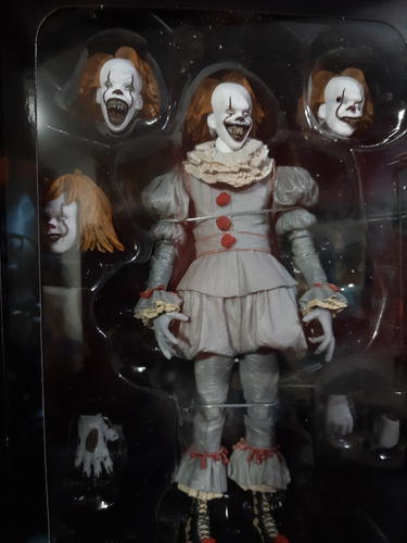 Imagen 4 de 6 de Muñeco It Pennywise - Neca