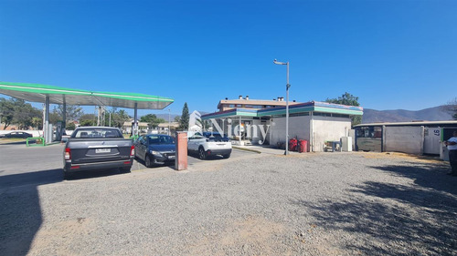 Local Bencinera Operativa Con Gran Terreno En La Calera.