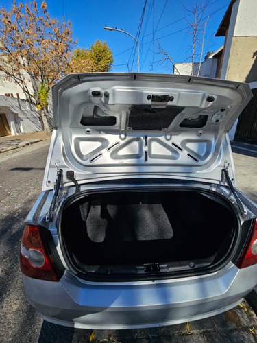 Imagen 6 de 6 de Ford Fiesta 1.6 Max Ambiente Plus Mp3