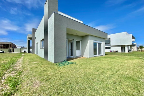 Imagem 4 de 25 de Casa À Venda Em Capão Da Canoa - Ca01211 - 68318629