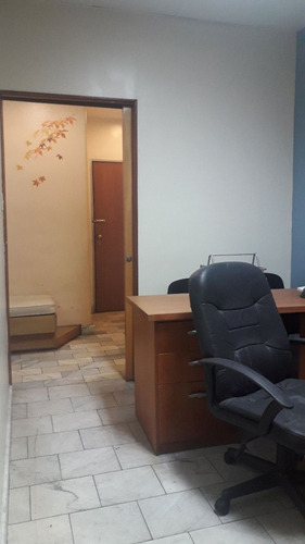 Imagen 10 de 13 de Oficina En Av. 181 Valencia (foof-031) Vende Abog. Del Carmen