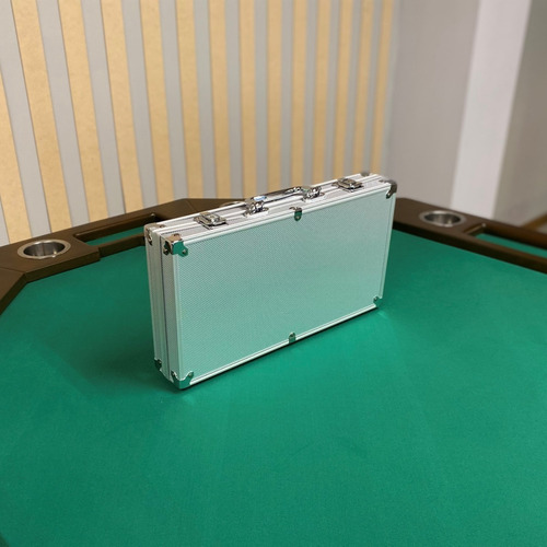Imagen 3 de 4 de Maletin De 300 Fichas De Poker Con 2 Barajas Y Dados
