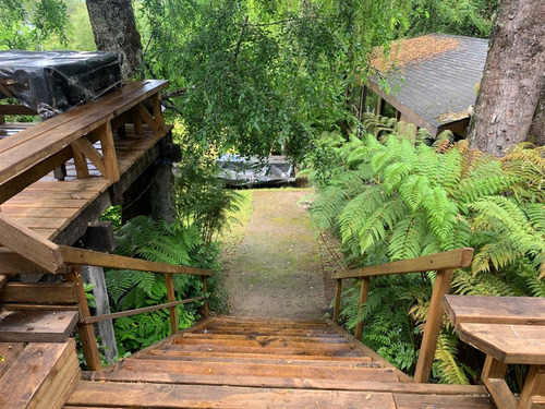Casa En Venta De 8 Dorm. En Panguipulli