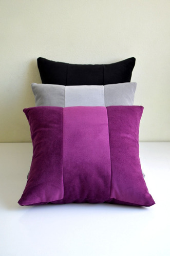Imagen 2 de 4 de Cojín Felpa Liso Morado