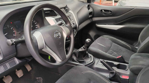 Nissan NP300 2.4 Doble Cabina Se Aa Pack Seg Mt