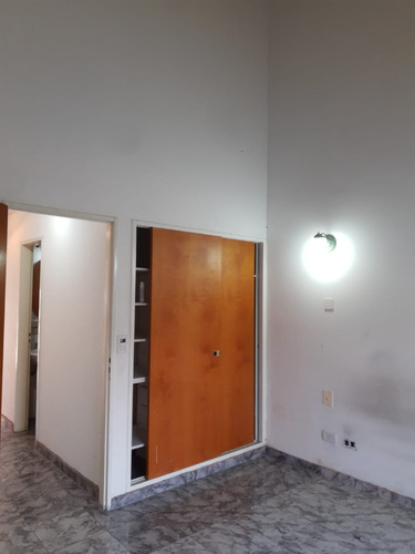 Alquiler De Dúplex En Barrio Los Robles
