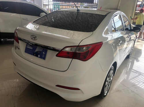 Imagem 4 de 9 de Hyundai Hb20 2018 1.0 Comfort Plus Flex 5p