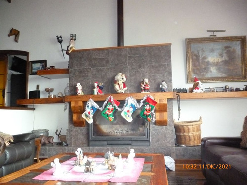 Casa En Venta De 2 Dorm. En Lo Barnechea