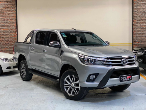 Toyota Hilux 2.8 Cd Srx 177cv 4x4 At 2017