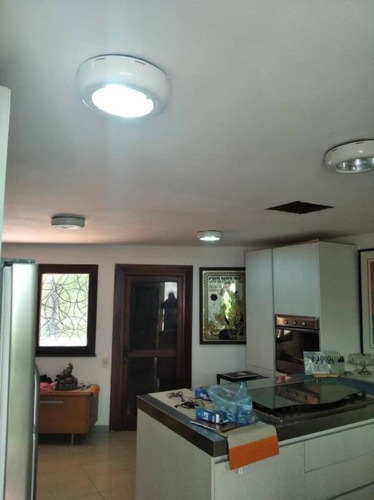 Imagen 3 de 8 de Desire Martinez Vende Casa En El Parral Calle Cerrada