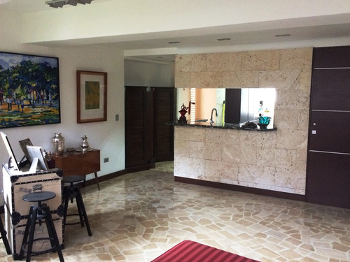 Apartamento En Venta Campo Alegre 80m2