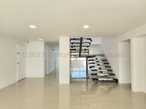 Apartamento Penthouse Dúplex Remodelado 295 M² 4h, 7b, 3p, Residencia Geminis En Calle Cerrada En Venta En Los Samanes Avenida 3 Caracas