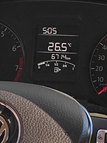Imagen 8 de 9 de Volkswagen Polo 1.6 Msi Comfortline 2017