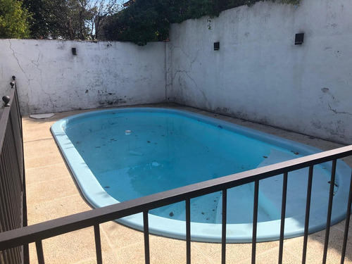 Imagen 14 de 14 de Casa En Venta - Castelar Norte - 4 Amb Con Quincho Y Pileta - Permuta Caba