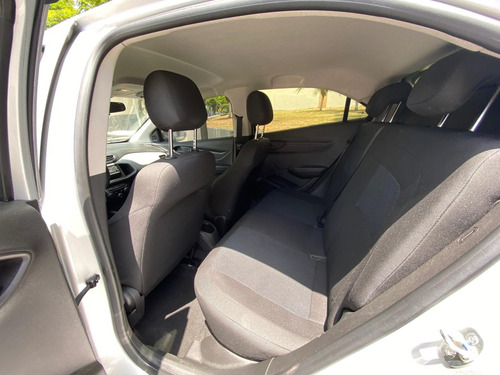Imagem 6 de 9 de Chevrolet Onix 2018 Completo Único Dono
