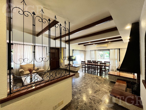 Venta Casa Con Parque Y Piscina- Parque Leloir