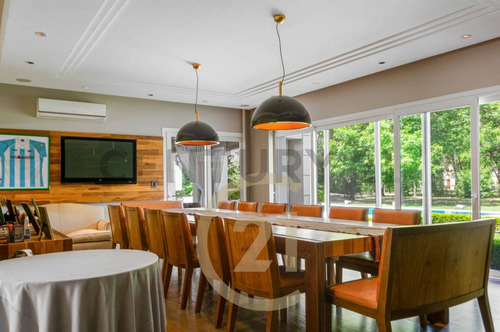 Casa Estilo Frances En Barrio Saint Thomas