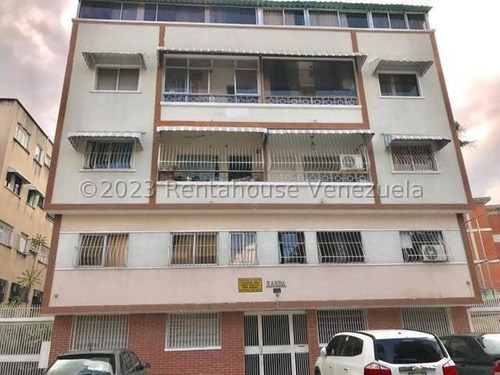 Apartamento En Venta En La Carlota Fjg 23-26273