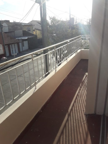 Departamento Tipo Casa En Venta Condicionada En Lanus Oeste